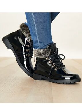 Comfortview The Vylon Hiker Faux Fur Booties in Black Patent Women’s Size 9WW